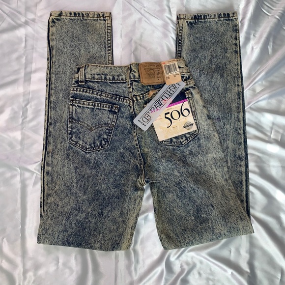 ๐ Vintage Whitewashed Levi Jeans ๐ - Picture 2 of 5